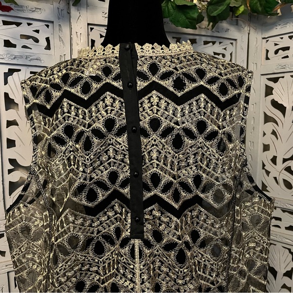 CATO GORGEOUS GOLD METALLIC EMBROIDERY WITH SHEER BLACK MESH SLEEVELESS PLUS TOP - Picture 9 of 13
